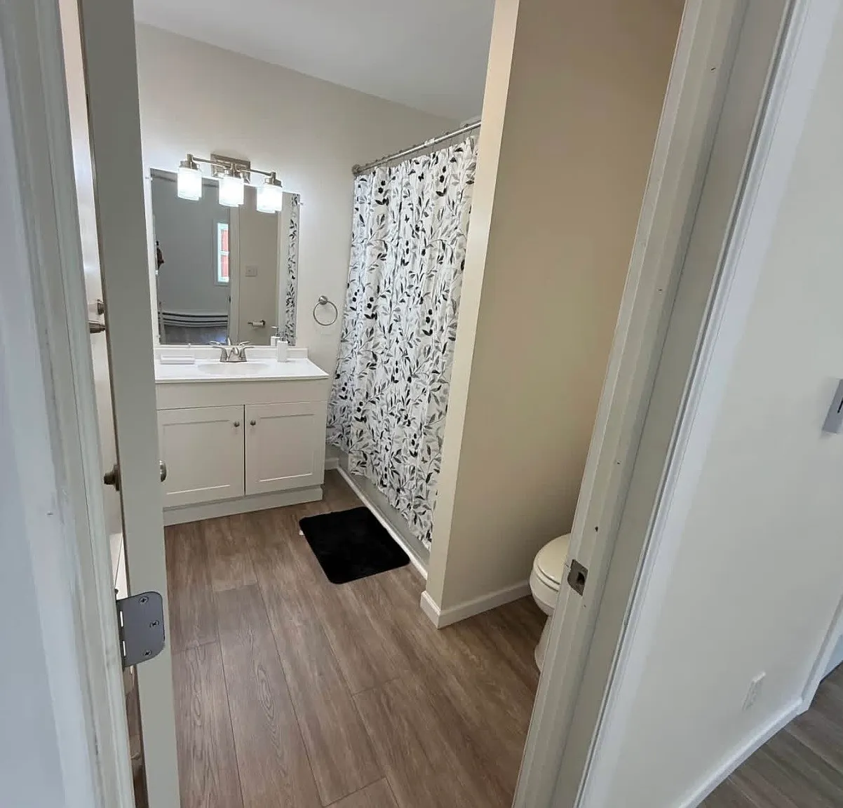 1 bed, $950 — Photo 1