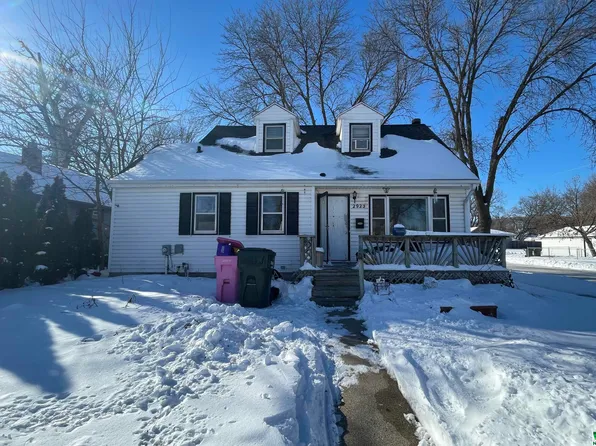 2923 Rebecca St, Sioux City, IA 51103