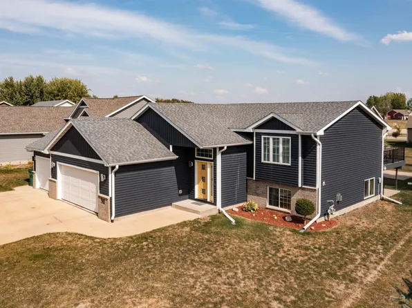 504 10th Ave NE, Kasson, MN 55944