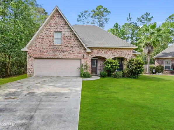 6414 Oliwa Pl, Diamondhead, MS 39525