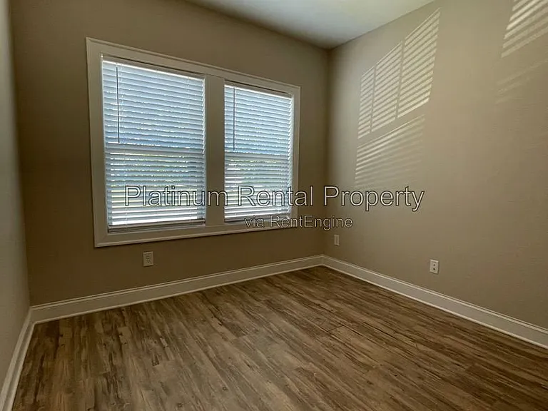 3215 Summerpoint Xing — Photo 16