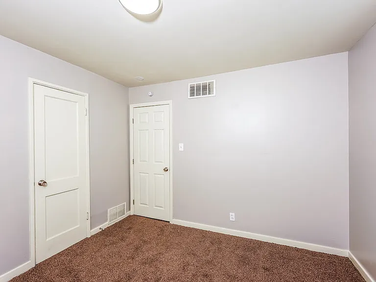 700 Robison Dr — Photo 12
