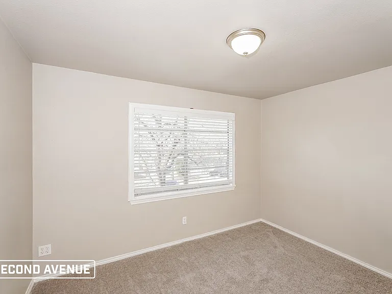 7608 Deaver Dr — Photo 11