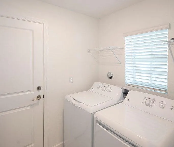 11146 NW Fernbrook Dr — Photo 32