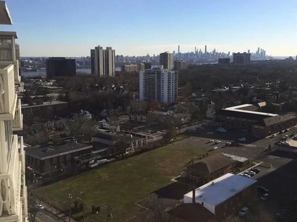 2000 Linwood Ave APT 23-N, Fort Lee, NJ 07024