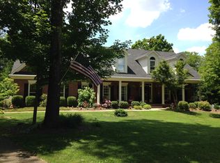 176 Ridgewood Dr, Pewee Valley, KY 40056