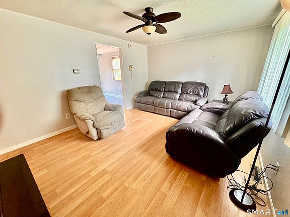 5th image of 39 Brookview Avenue