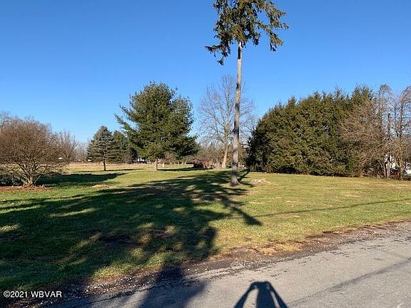 3rd image of 230 Confer Ln
