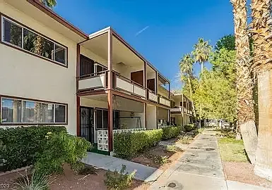 350 E Desert Inn Rd #G101 — Photo 2
