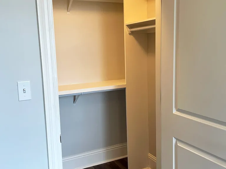 2061 S Chippewa St — Photo 11