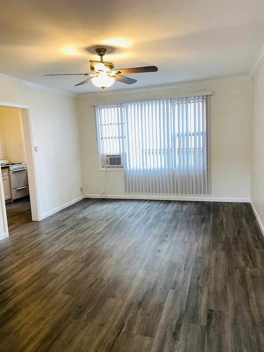Building Photo - 2890 Leeward Ave #4