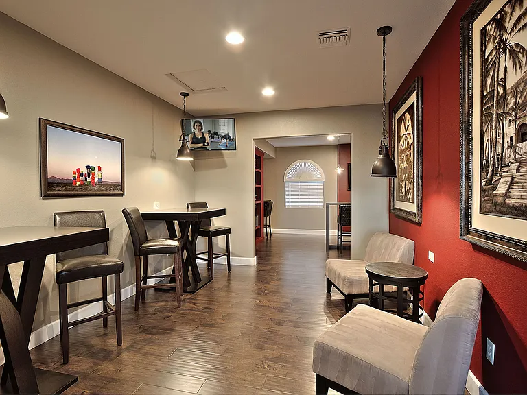 1290 W Horizon Ridge Pkwy — Photo 5