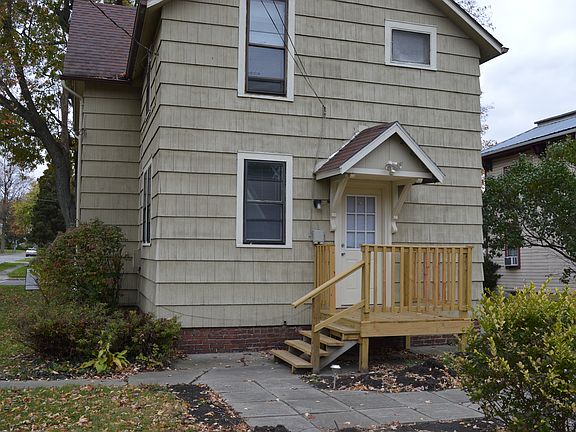 2nd image of 624 Prospect 624 1/2 St