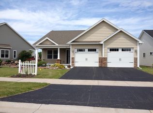 127 Anitas Ln, Brockport, NY 14420