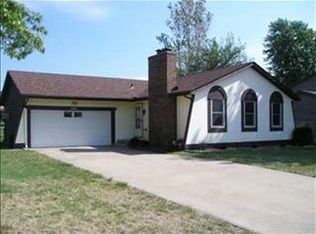 6516 SW 27th Ct, Topeka, KS 66614