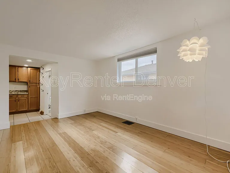 4870 Beach Ct — Photo 9