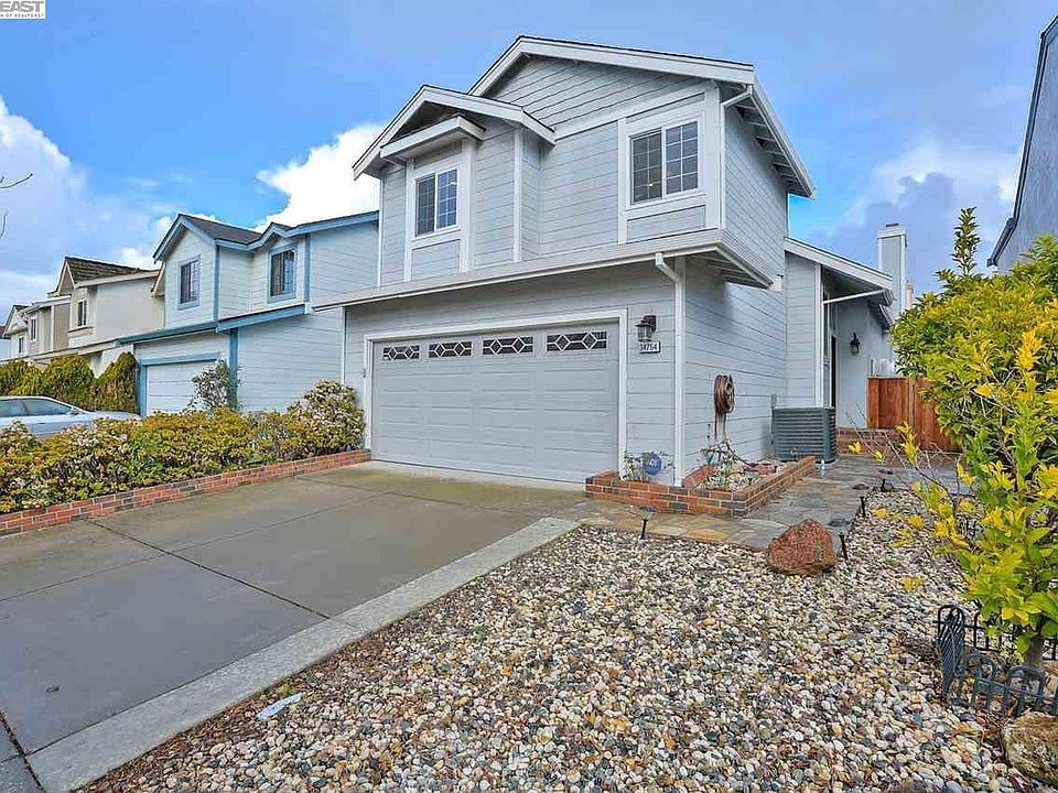1st image of 34754 Siward Dr