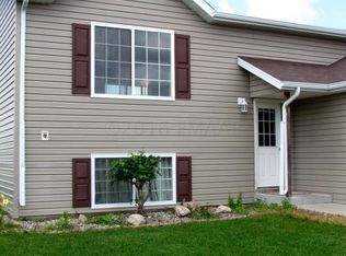 3133 30th St S, Moorhead, MN 56560