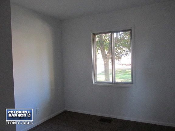 5th image of 1329 E 12th St
