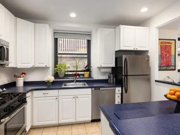 305 West 98th Street image 3 of 7