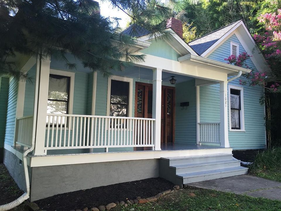 1st image of 1021 NE Gratz St