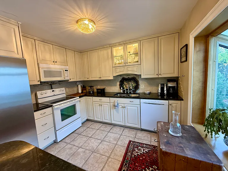 110 Annapolis St #A — Photo 10