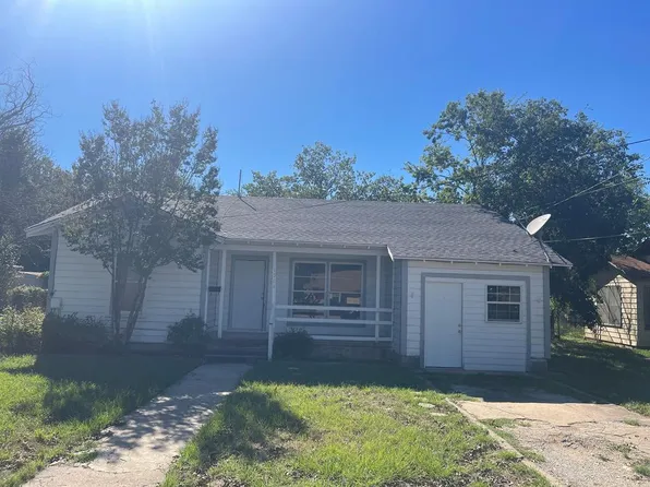 1904 S Pine St, Brady, TX 76825
