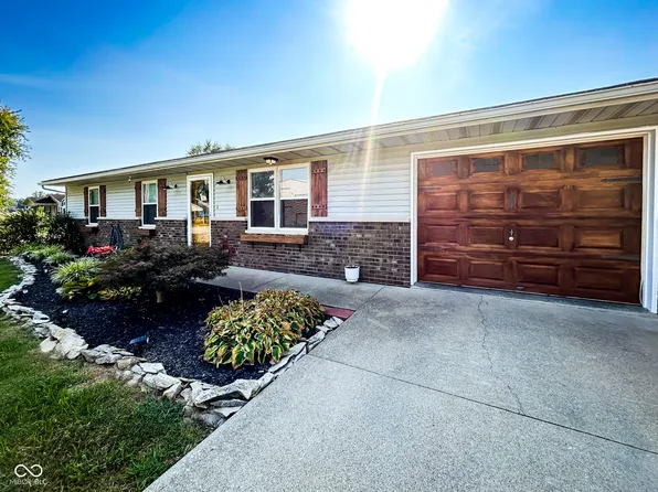 51 Hel Mar Dr, Mitchell, IN 47446