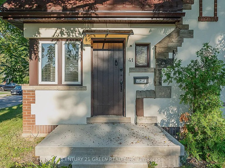 41 Paradise Rd S — Photo 2