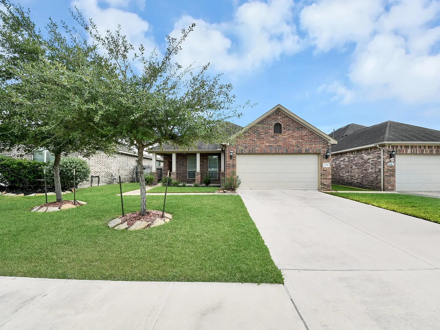 4 bed, 2.0 bath, 1813 sqft, $2,300 — Photo 3