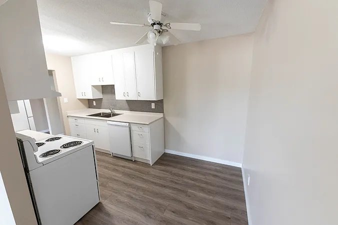 Kelson Court Apartments — Photo 2