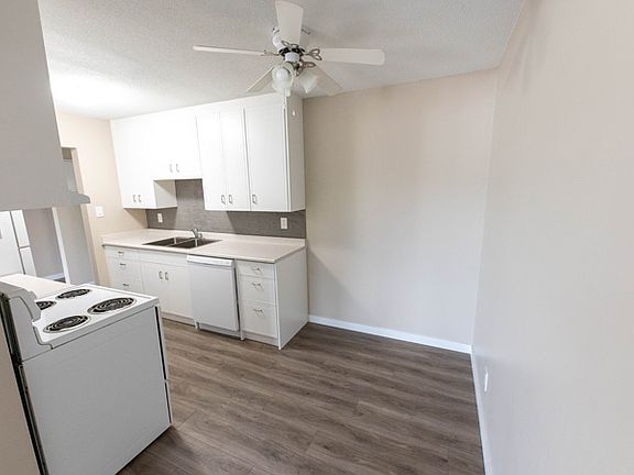 3rd image of 920 Ahbau St #255