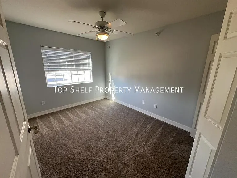 101 NW 8th St #105 — Photo 7