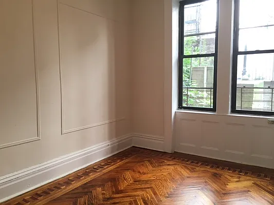 Rented by Metropolitan Equities | media 21