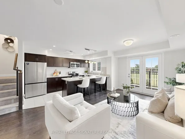 2441 Greenwich Dr #11, Oakville, ON L6M 0S3