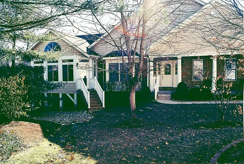 12311 Courtyard Lake Dr photo 1