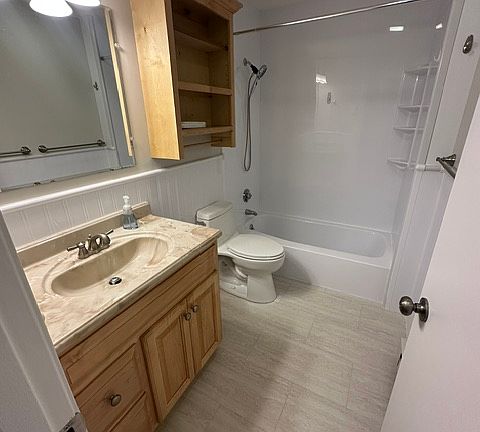 2nd image of 155 Milk St APT 11