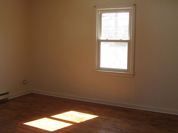 2nd image of 218 E Gilpin Ave #B