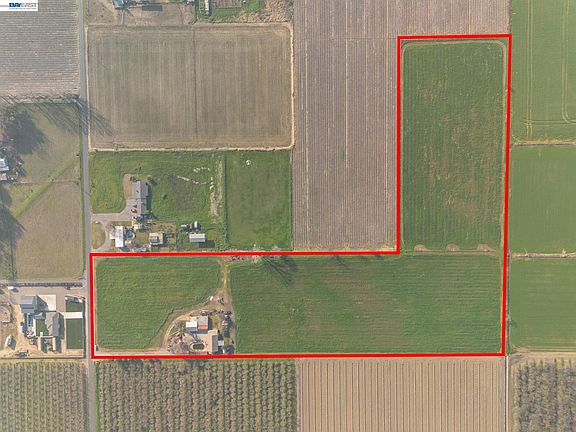 2nd image of 3601 W Simmons Rd