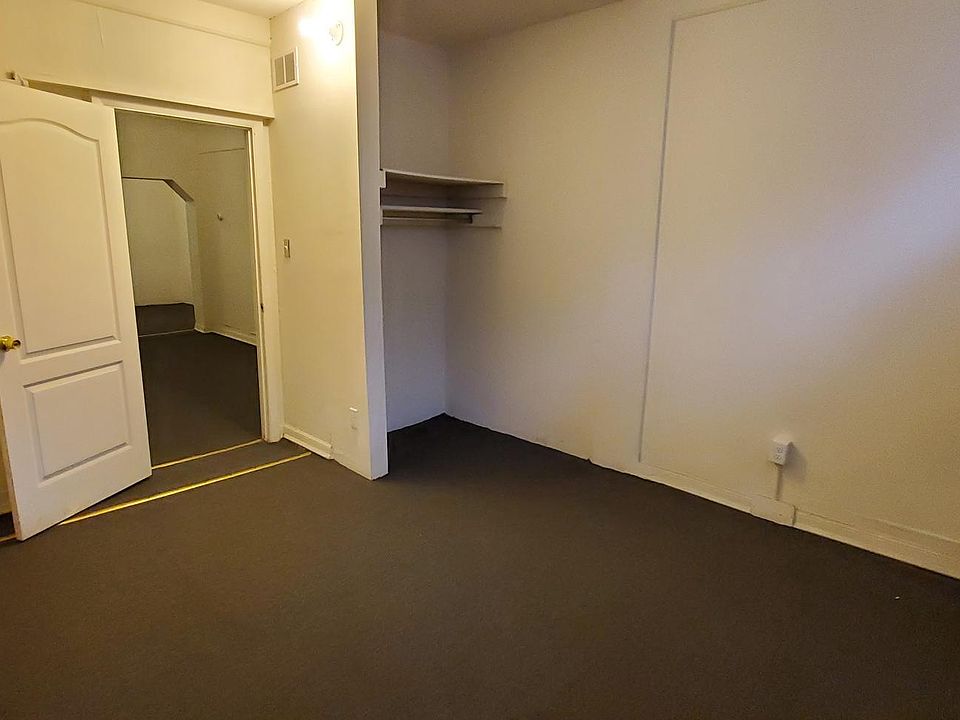 1st image of 212 N Van Buren St