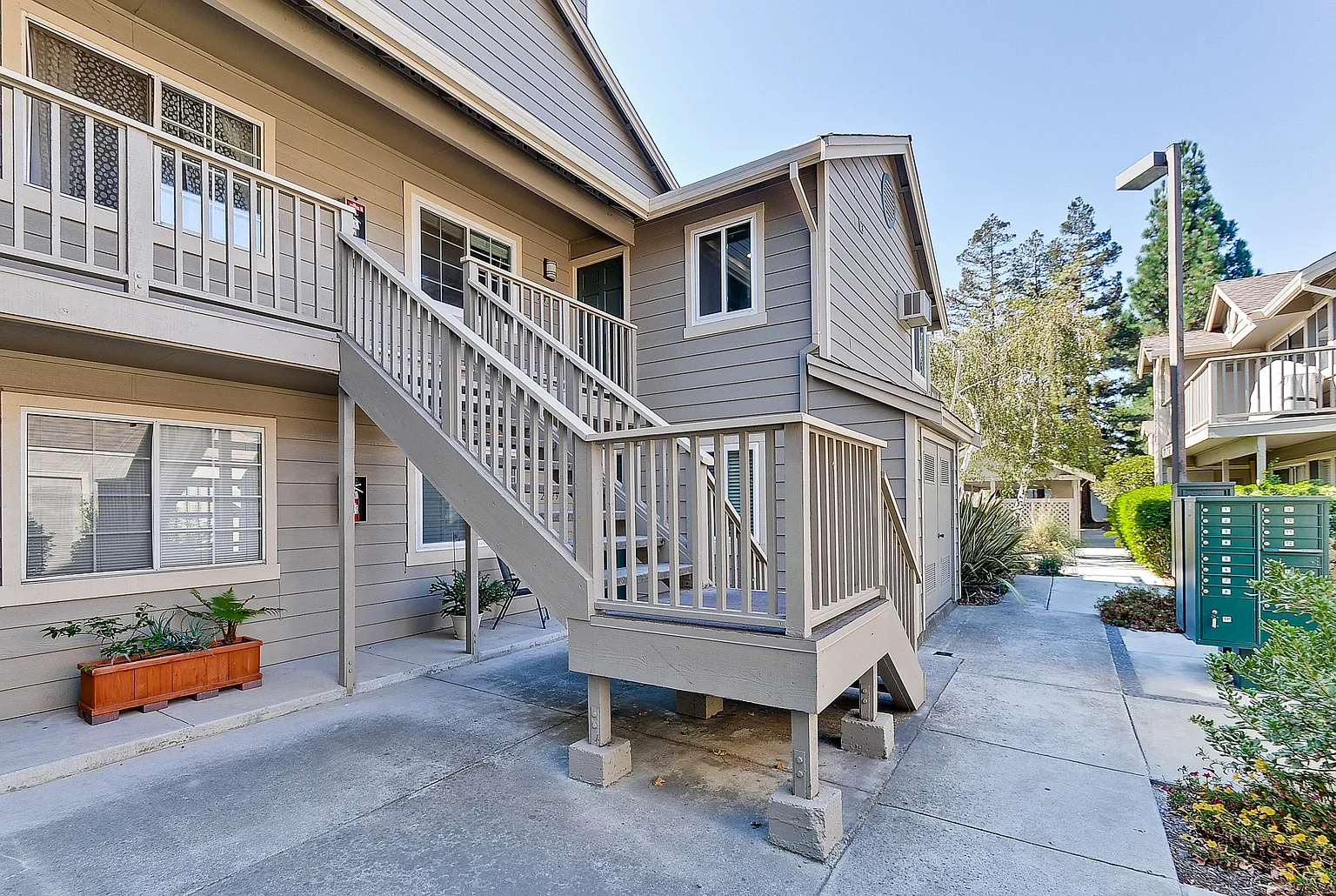 2431 Jubilee Ln photo 1