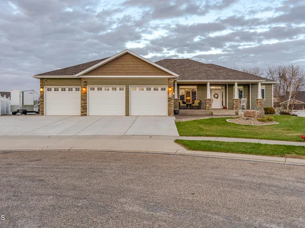 120 Marietta Pl, Bismarck, ND 58504