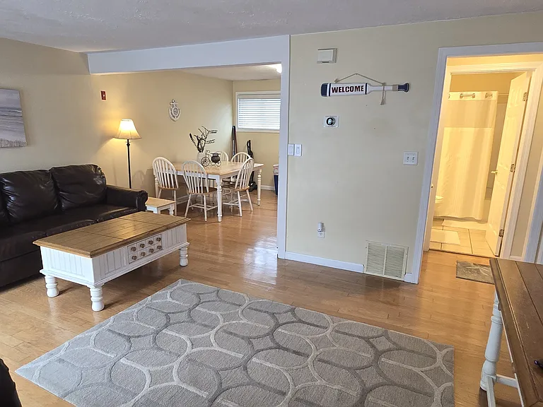 89 Ashworth Ave #8 — Photo 8