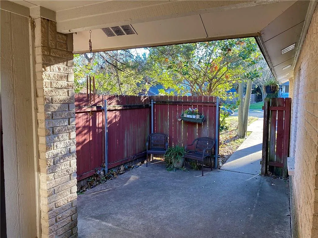 2 bed, 2.0 bath, 1043 sqft, $1,450 — Photo 3