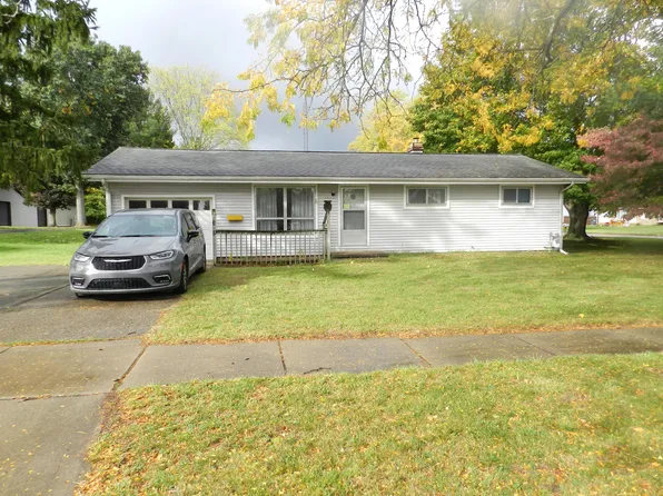 360 Coloma Ave, Coloma, MI 49038