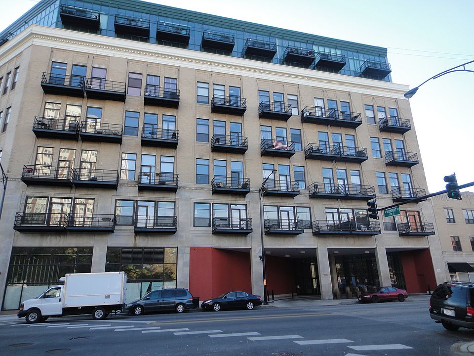 1st image of 1645 W Ogden Ave Unit 806