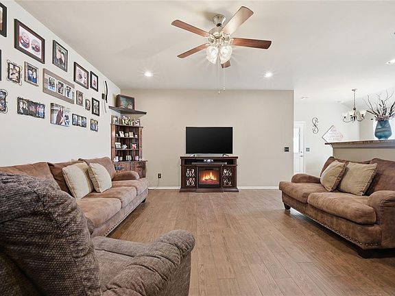 3rd image of 11825 NW 130th St