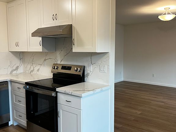 5th image of 2280 Green St APT 302