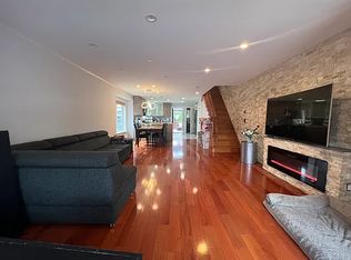 71-39 66th Pl #1, Ridgewood, NY 11385