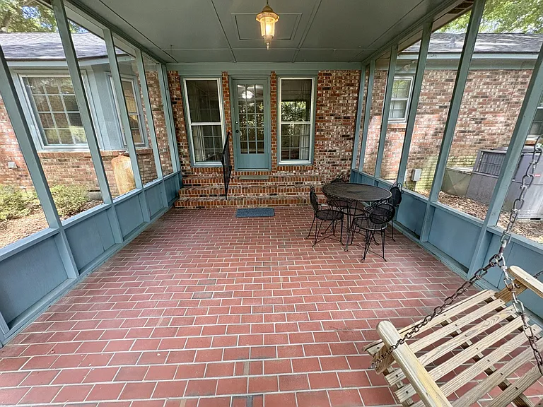 1003 Chambers Ln — Photo 16
